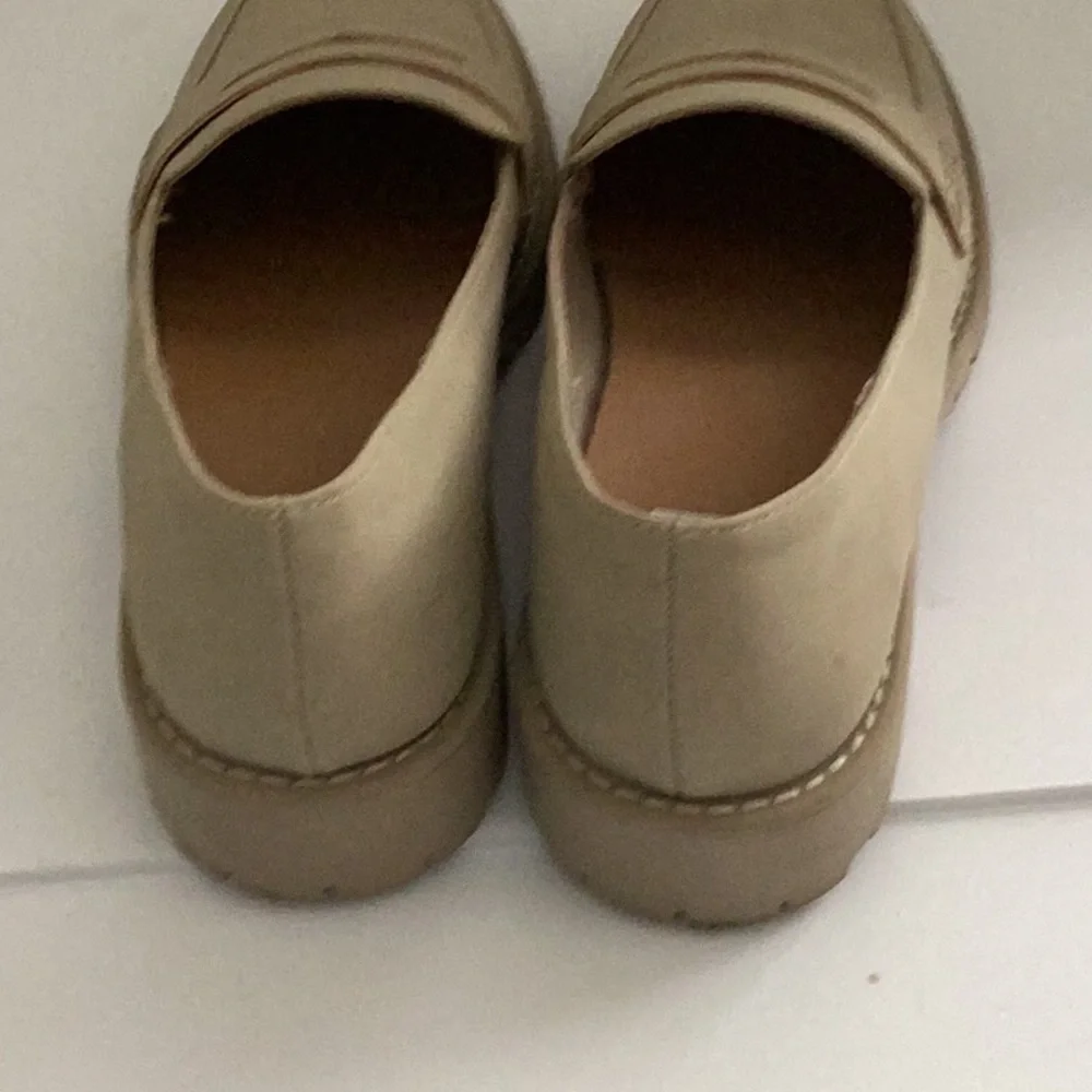 Dolce Vita Elias Platform Penny Loafers, Beige Suede, Size 8 - Picture 7 of 8